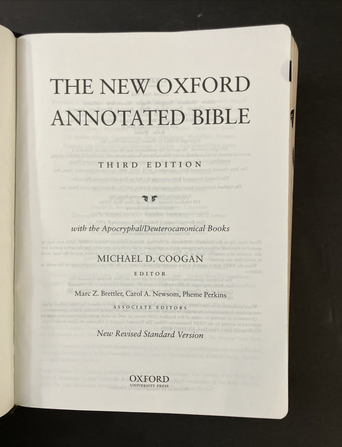 New Oxford Annotated Bible with the Apocrypha, NRSV. 3rd Edition. Leather. 9714A