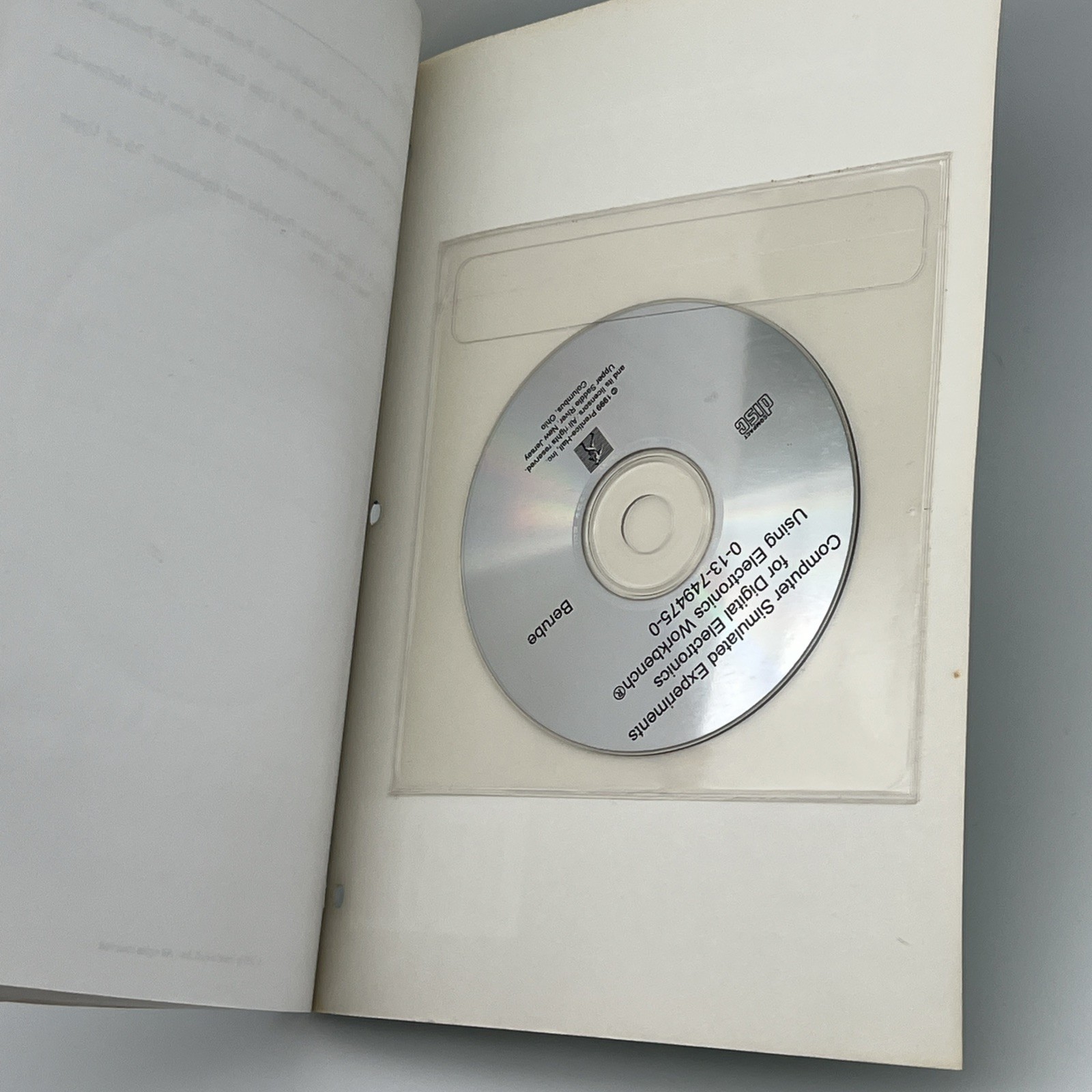 Computer Simulated Experiments For Digital Electronics Work Book R.H. Berube CD